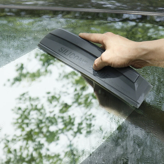 How to Effectively Use a Water Blade Without Scratching Your Car